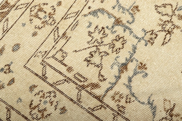 Detail výšivky na ľanovej tkanine